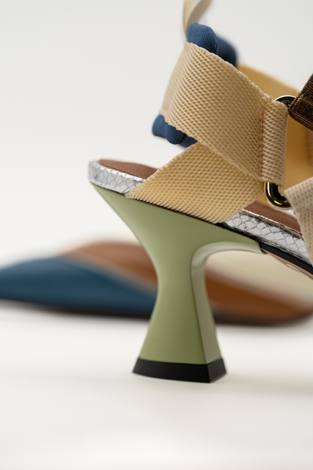 Slingback de tacón medio Elba azul marrón - Imagen 5