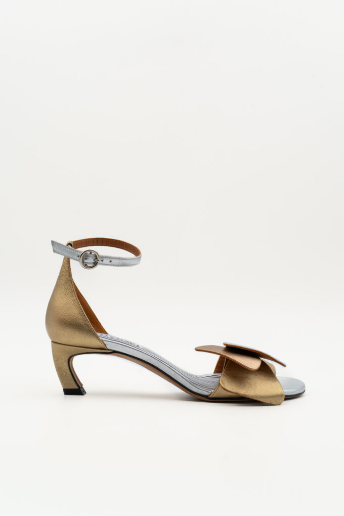 Sandalia de tacón kitten Henriette plata oro oscuro