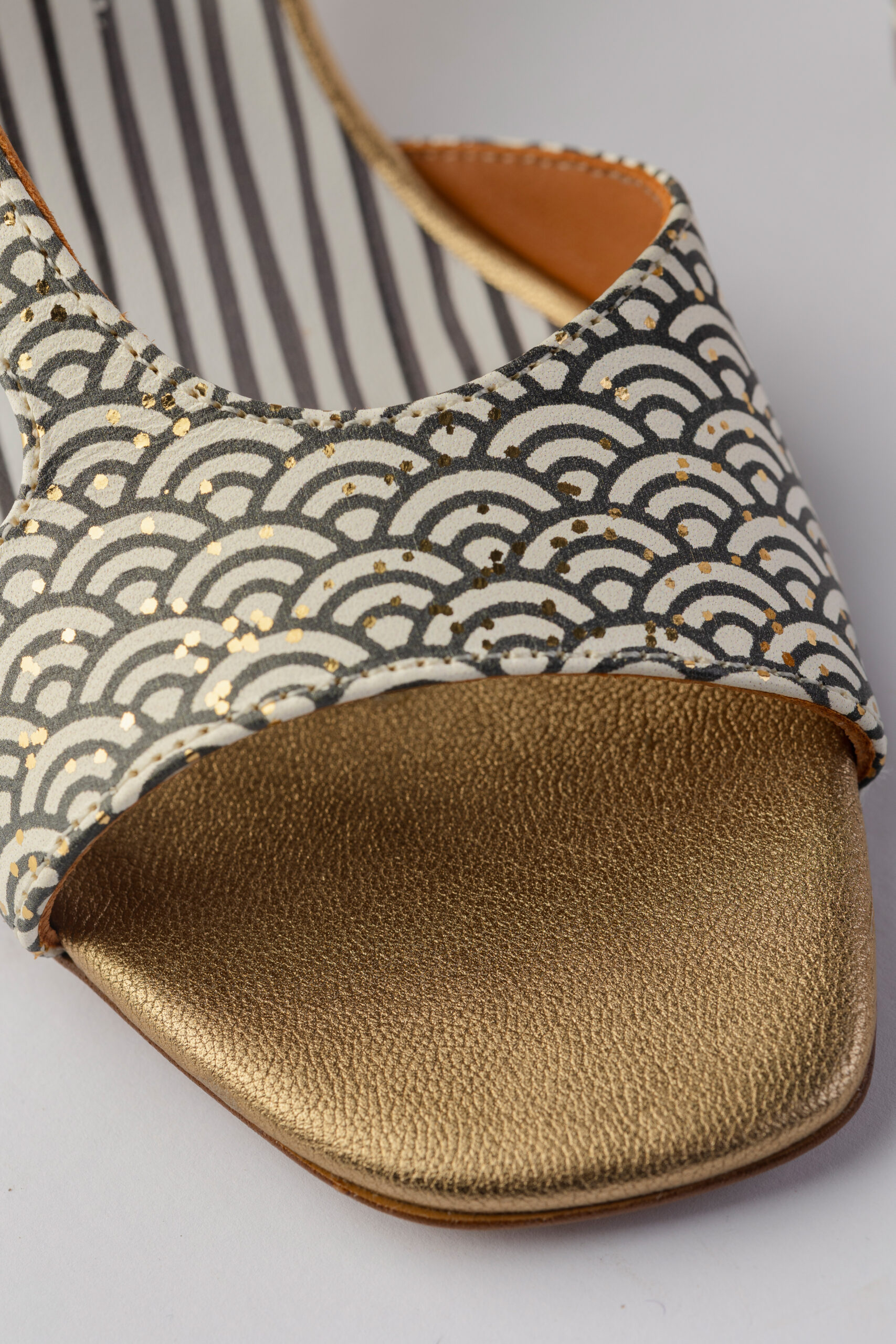 Sandalia tacón slingback Solene art déco - Imagen 5