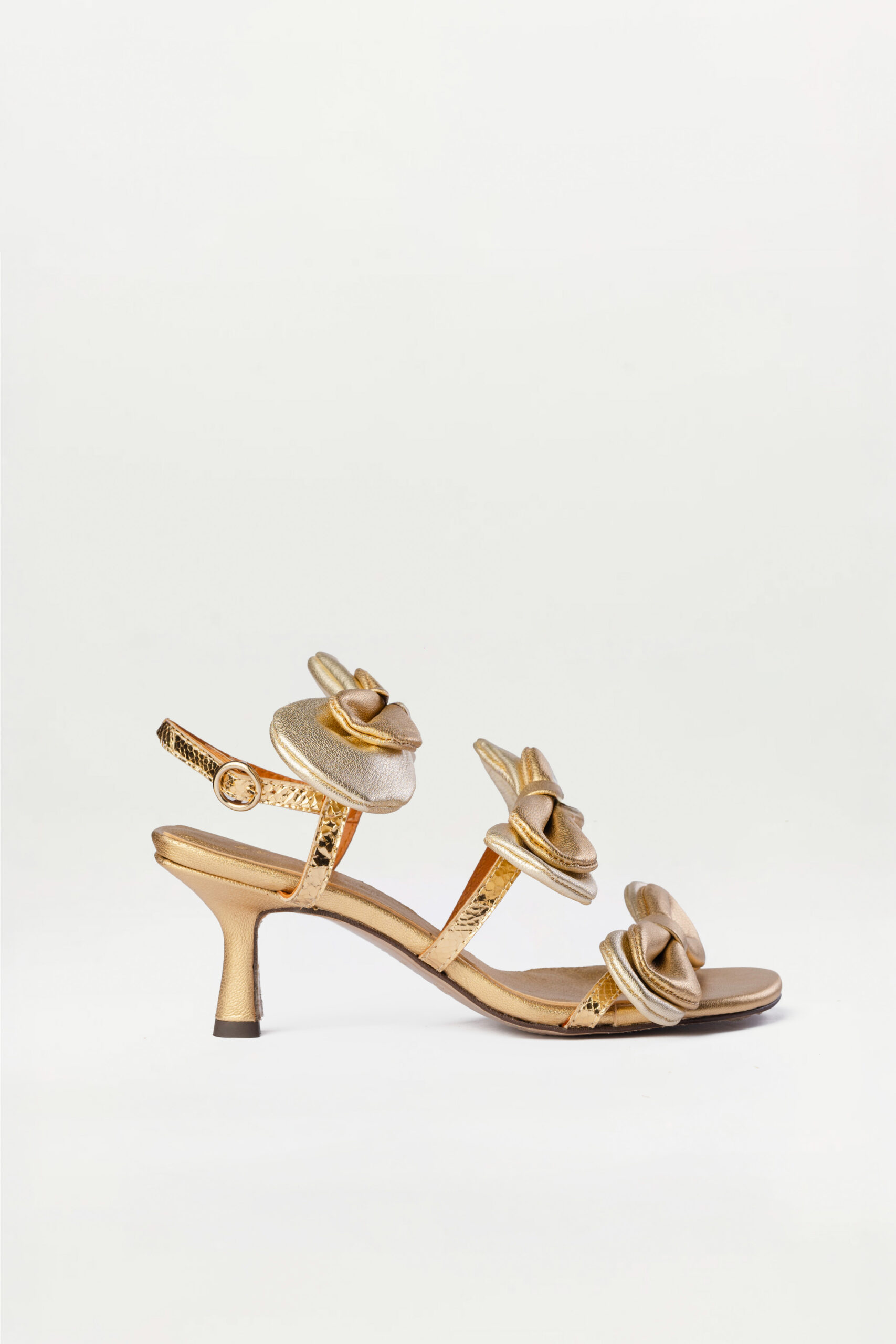 Sandalia de tacón slingback Boucle oro