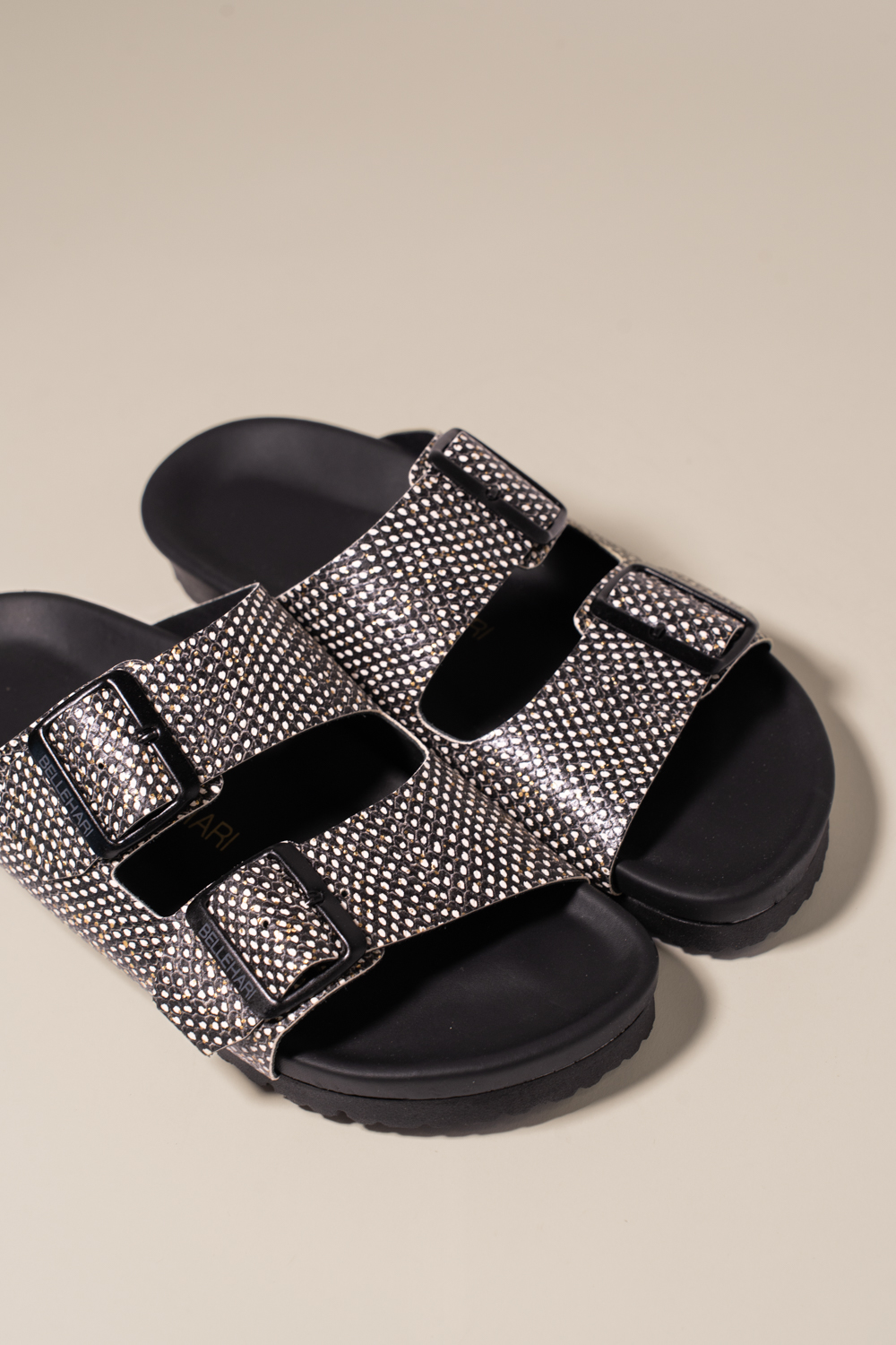Sandalia Ellis negro blanco - Imagen 5