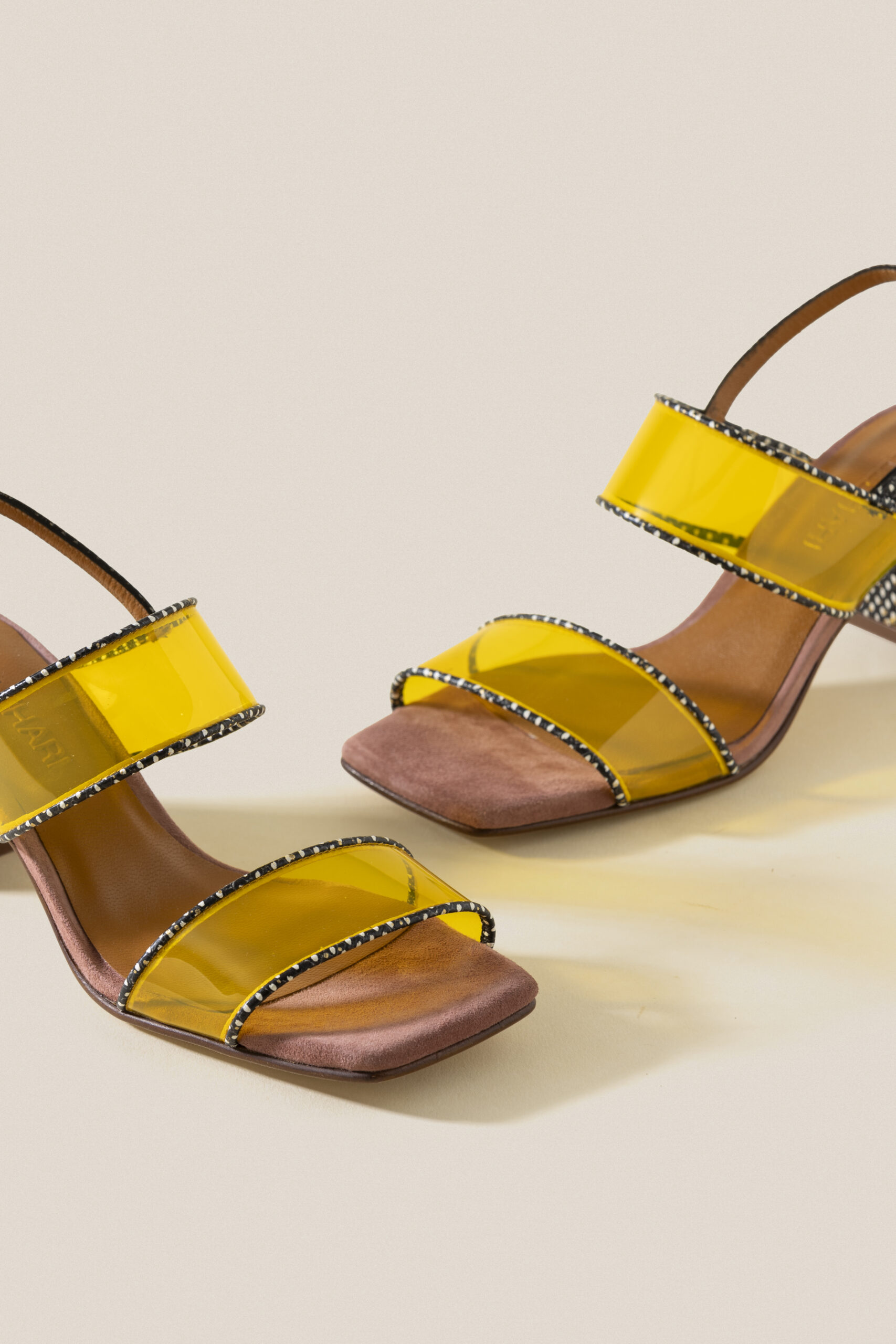 Sandalia Rosetti Vinilo Yellow - Imagen 4