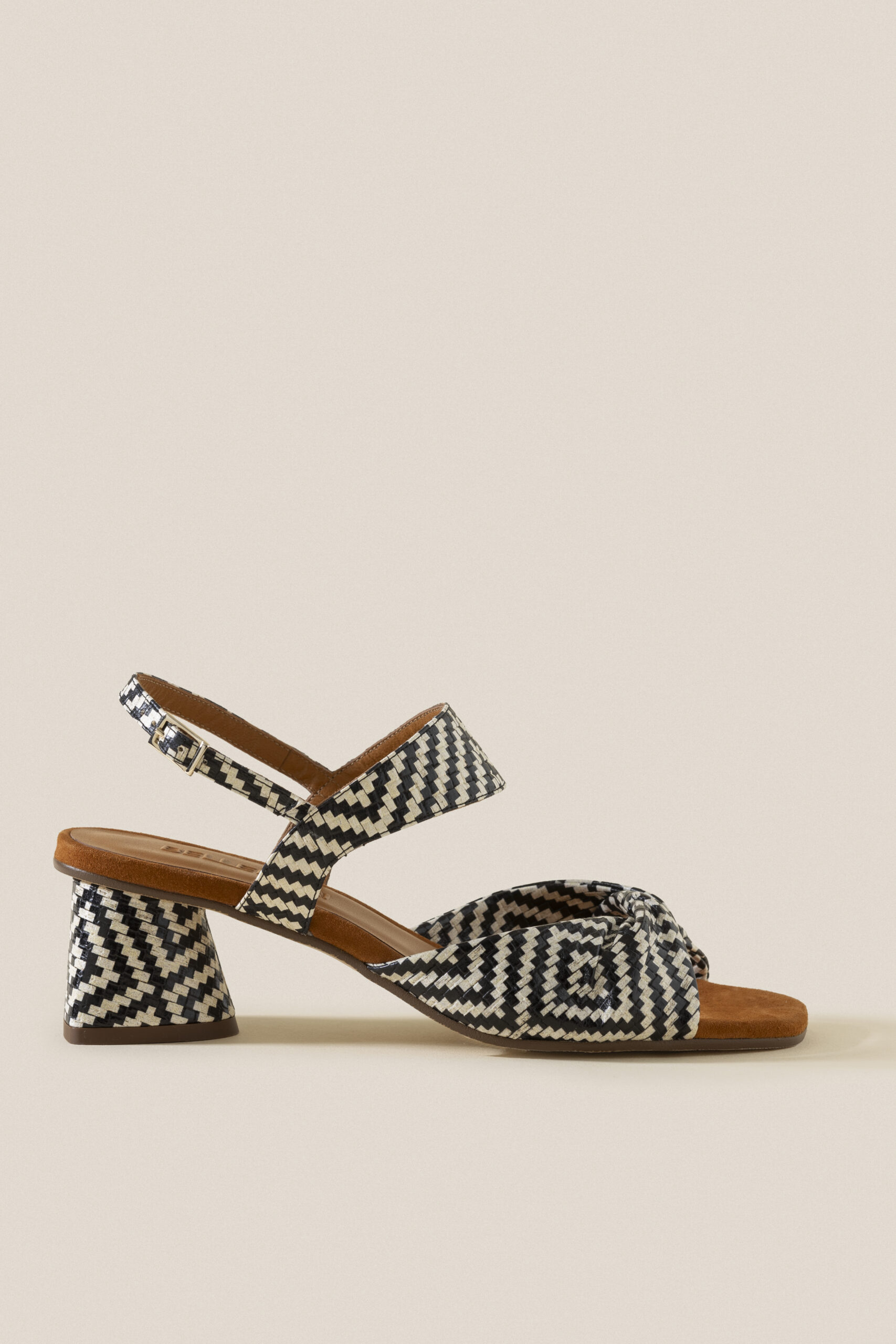 Sandalia Inari White